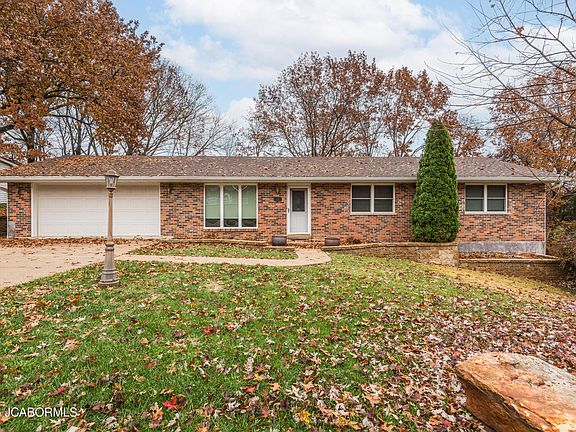 4th image of 229 Fredricks Ln
