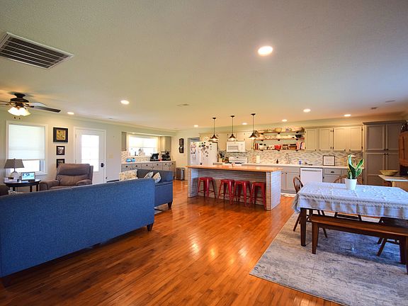 3rd image of 15665 N Angling Ln