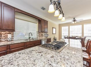2656 Waverly Dr, League City, TX 77573