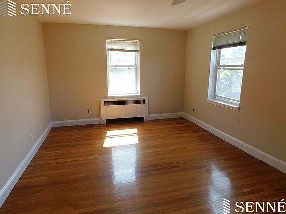4th image of 395 Broadway APT L4a