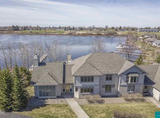 522 Marina Dr, Superior, WI 54880