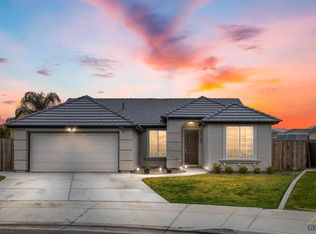 5307 Crystal Cascade Ln, Bakersfield, CA 93313