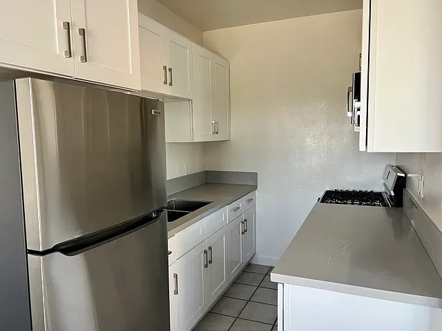 Serrano Club Apartments — Photo 7