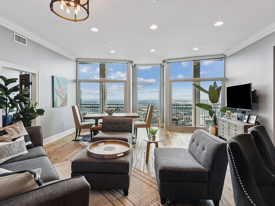 1st image of 500 Throckmorton St APT 2807