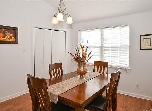 5th image of 10405 Camelback Cres