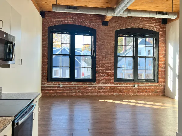 60 Water St #3012, North Andover, MA 01845