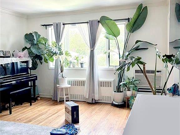 5th image of 69-27 169th St