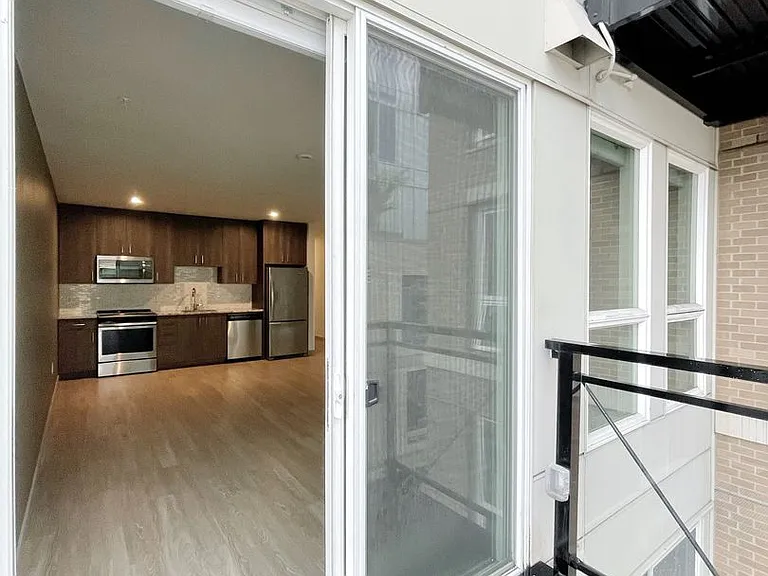 Lexington Apartments — Photo 36