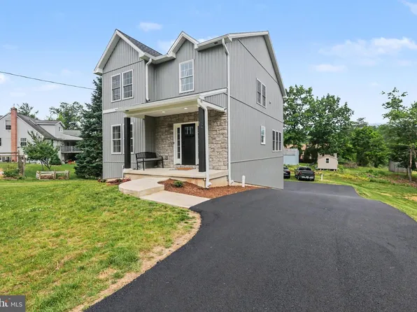 12 Oak Ln, Mechanicsburg, PA 17050