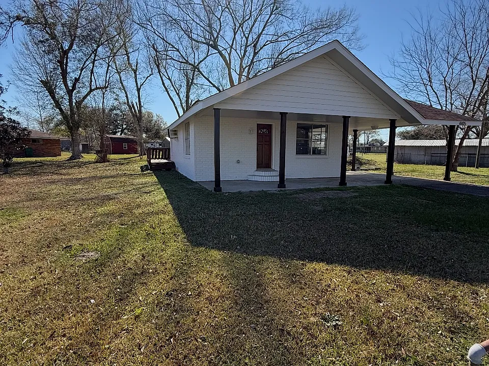 6105 Hill Rd