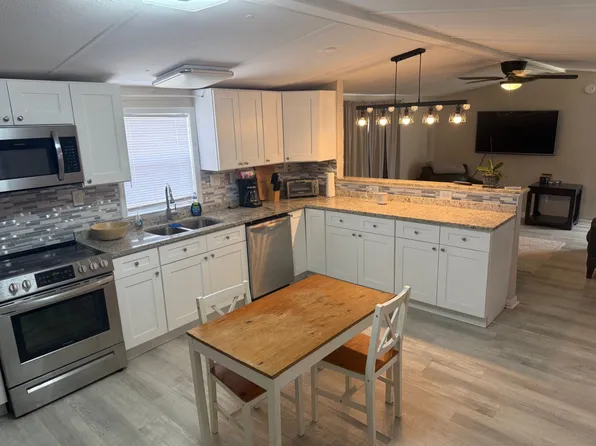 5464 W Cougar Ln, Dunnellon, FL 34433