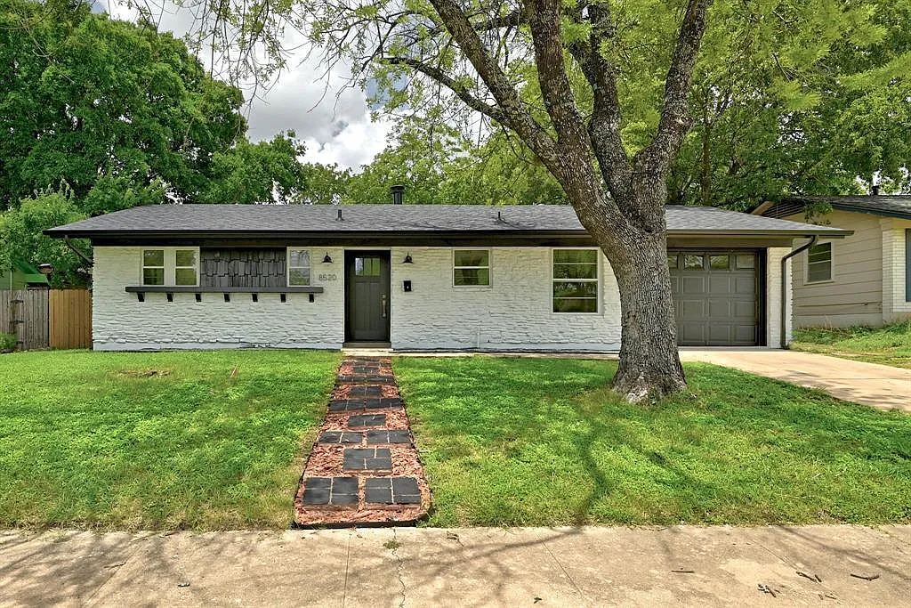 Building Photo - 8520 Bradford Dr
