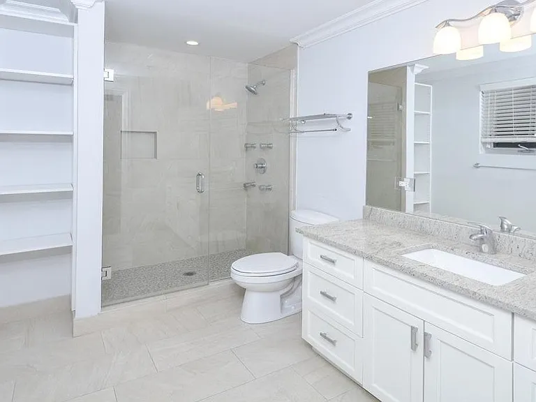 19 N Aberdeen St #307 — Photo 8