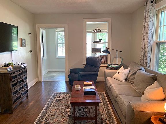 5th image of 4761 Yardley Dr
