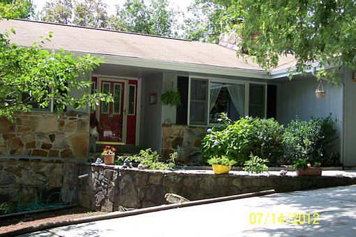 1st image of 120 Sugarbush Cir