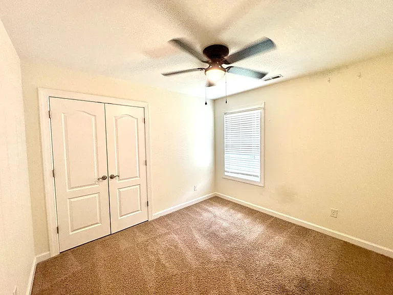 113 Crocker St — Photo 27