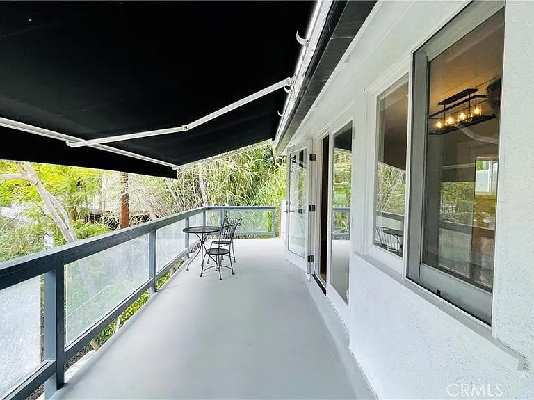 2183 Argyle Ave — Photo 20