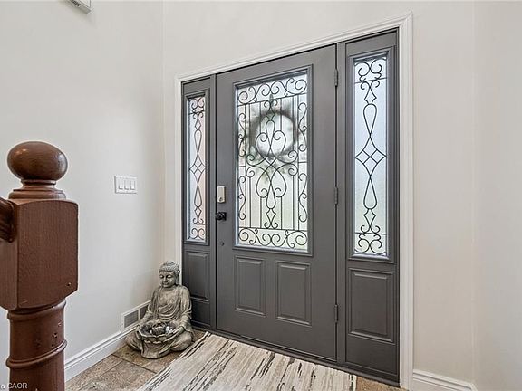 4th image of 58 Bock St