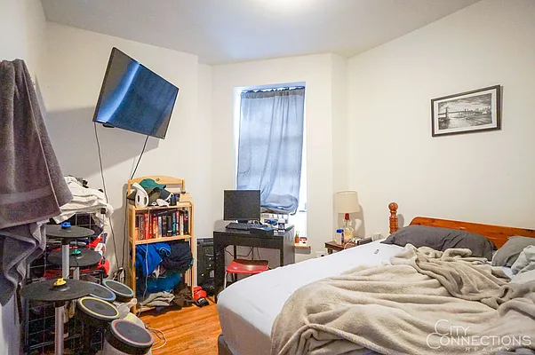 Rented by City Connections Realty | media 23