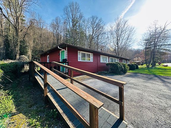 4th image of 212 Town Branch Rd