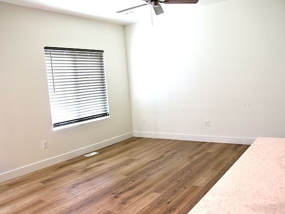 3rd image of 884 E Eagle Ln