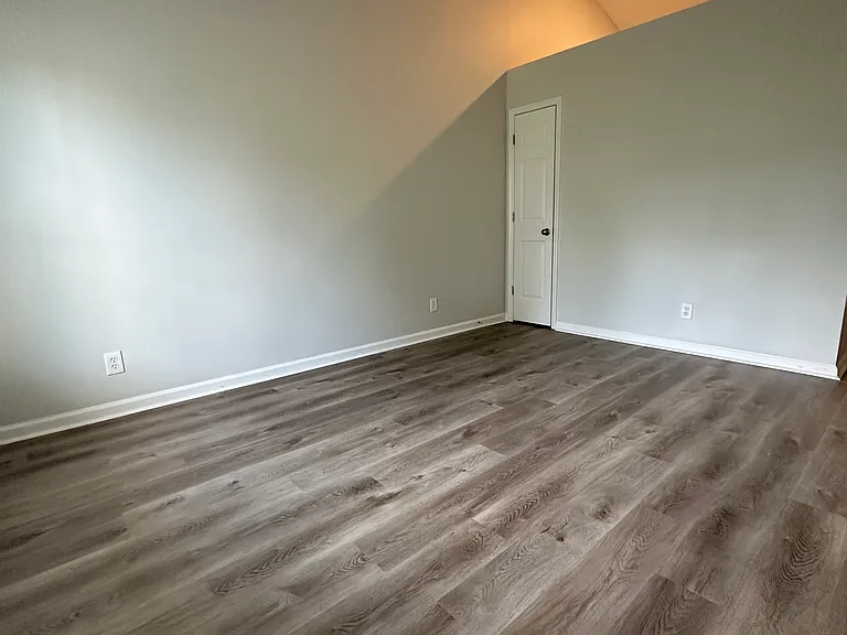 2651 Hitchcock Dr — Photo 3