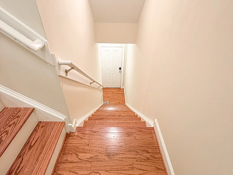 8010 Sycamore Hill Ln — Photo 6