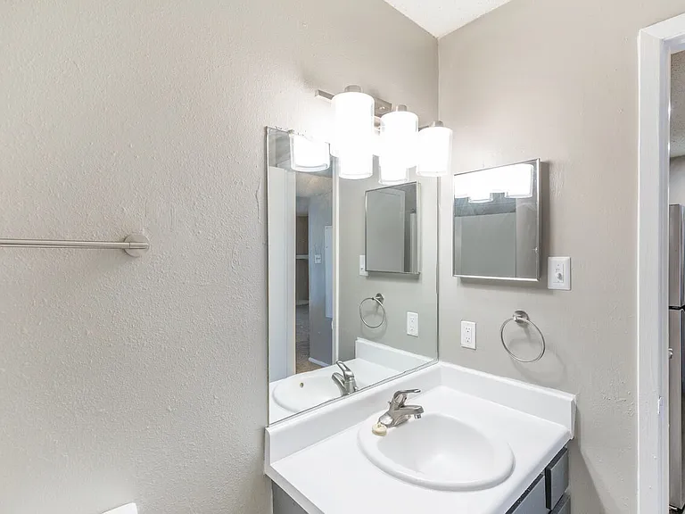 Athena Apartments — Photo 64