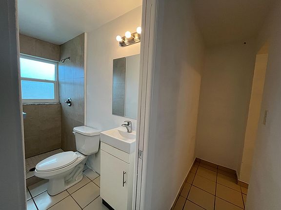 3rd image of 1725 NE 148th St #11201933