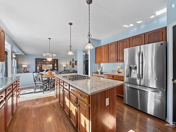 4th image of 0N641 W Weaver Cir