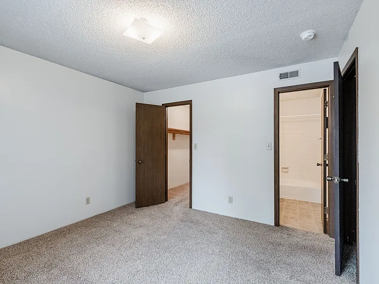 1528 C St #5 — Photo 15