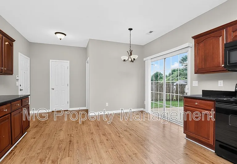 16223 Circlegreen Dr — Photo 5