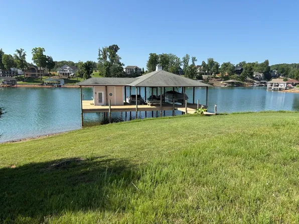 41 Compass Cove Cir, Moneta, VA 24121