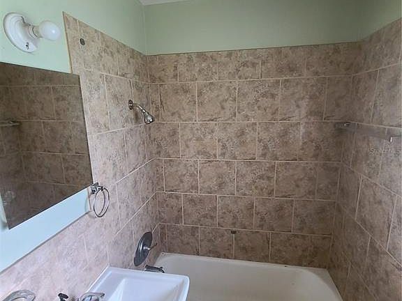 4th image of 217 NW 36TH STREET
