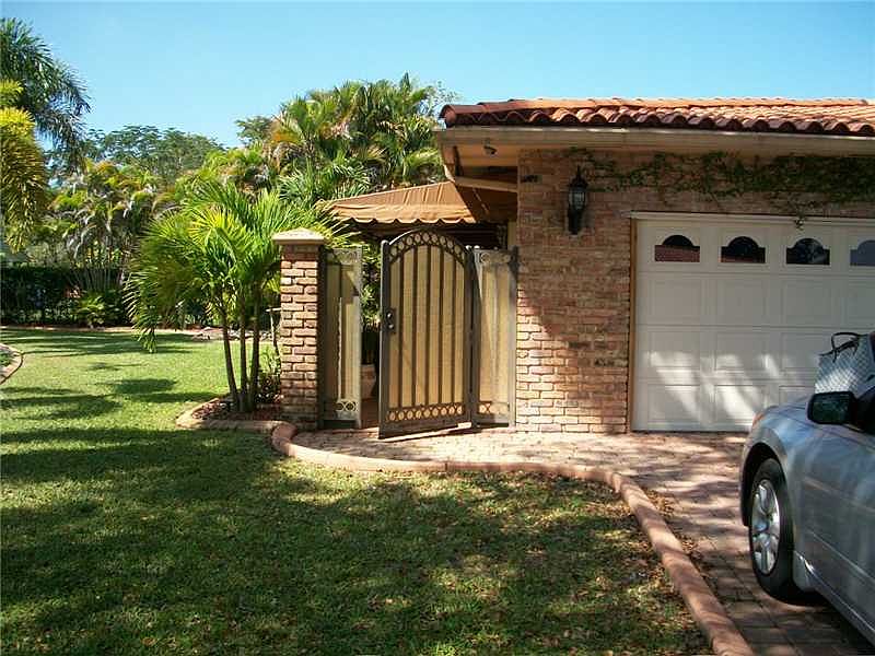 1st image of 6621 Lake Blue Dr