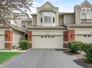 3329 Rosecroft Ln, Naperville, IL 60564