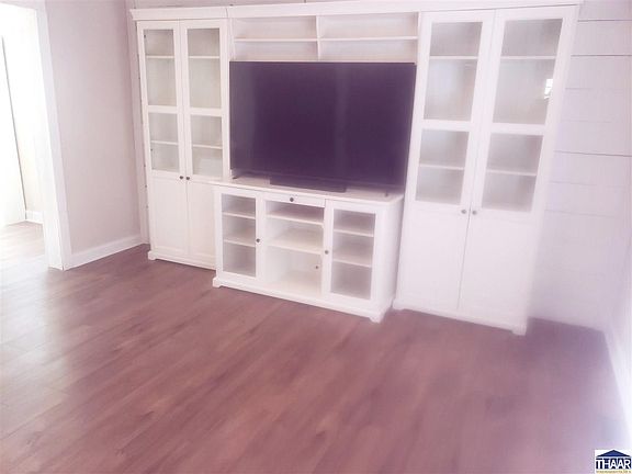 4th image of 1036 Lower Sandford Rd