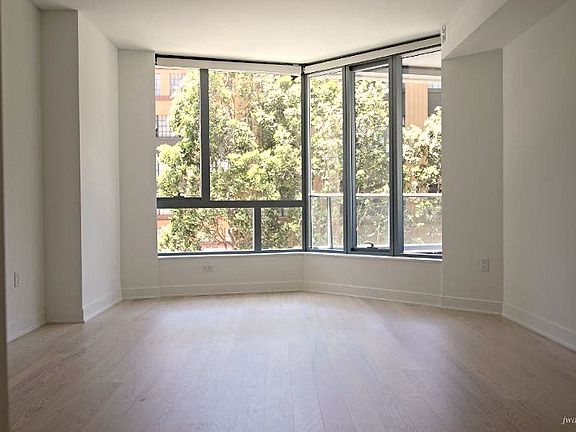 3rd image of 333 Beale St APT 3K