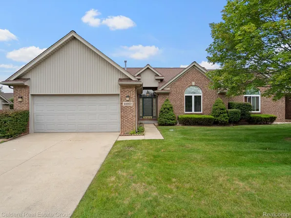 34963 Mourning Dove Ln #11, Richmond, MI 48062