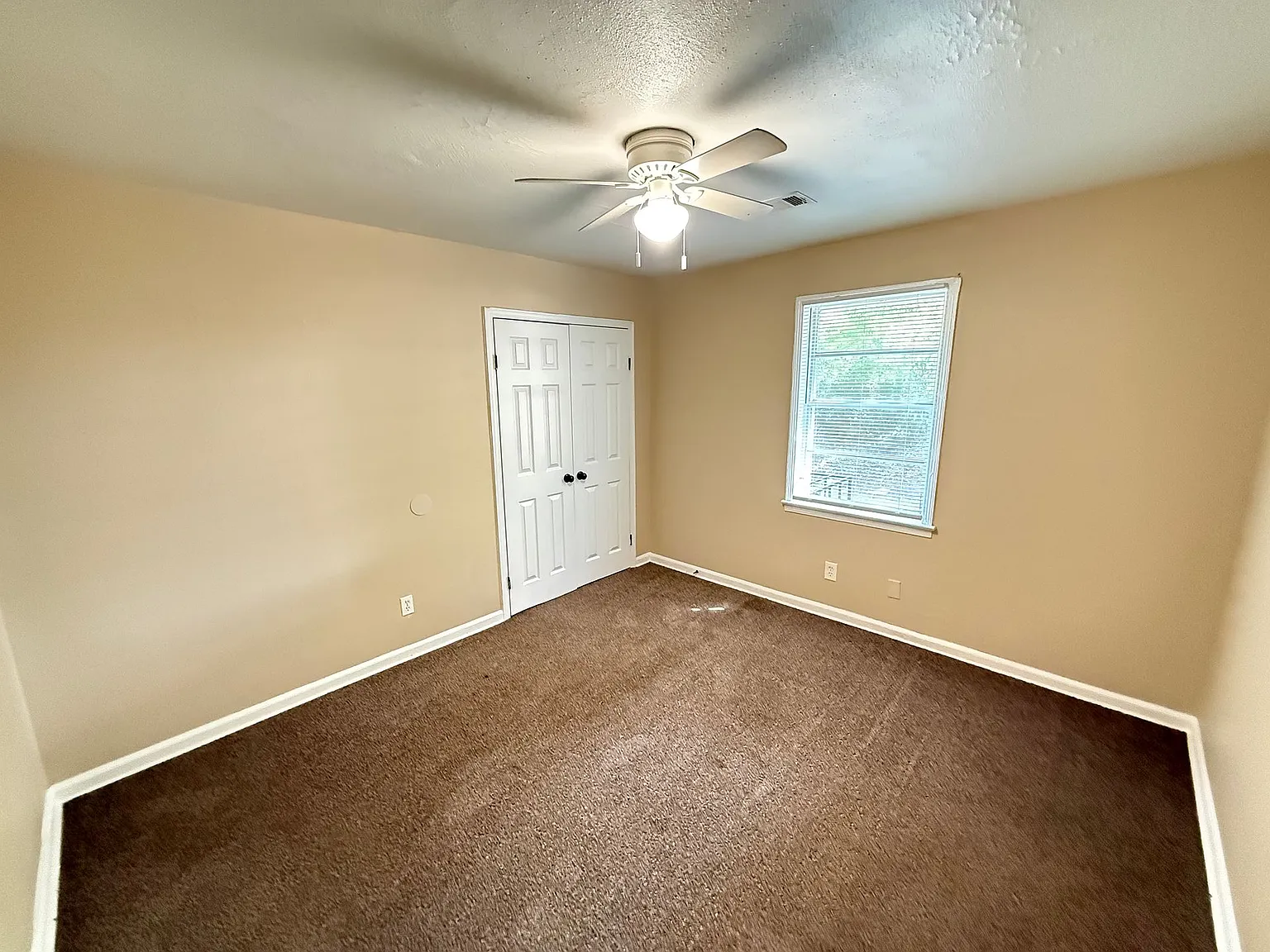 2450 Dwight Rd — Photo 2