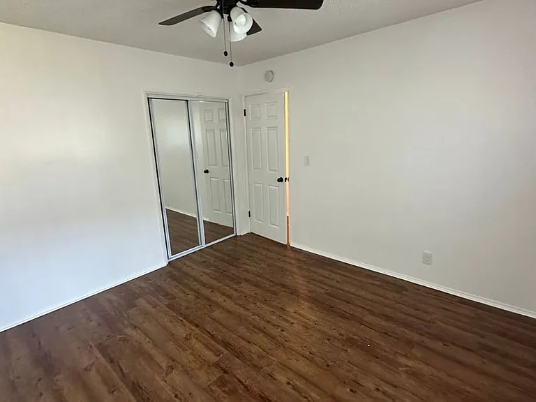 700 E Holly Ave — Photo 4