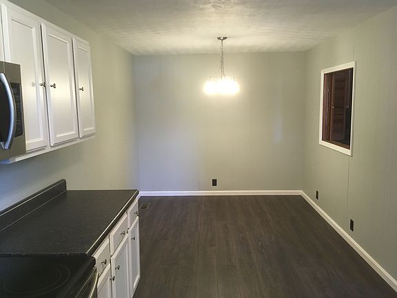 3rd image of 2440 Union Alley St
