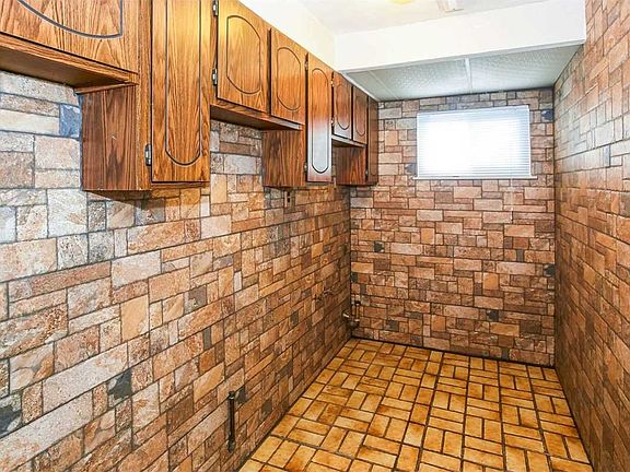 4th image of 15940 81st St