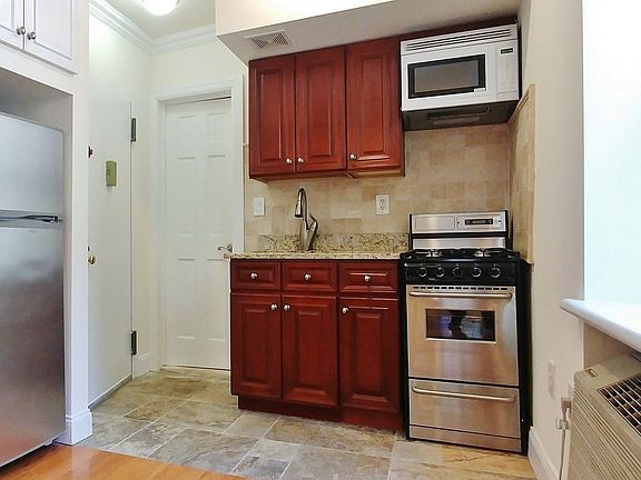4th image of 400 E 63rd St APT 1B