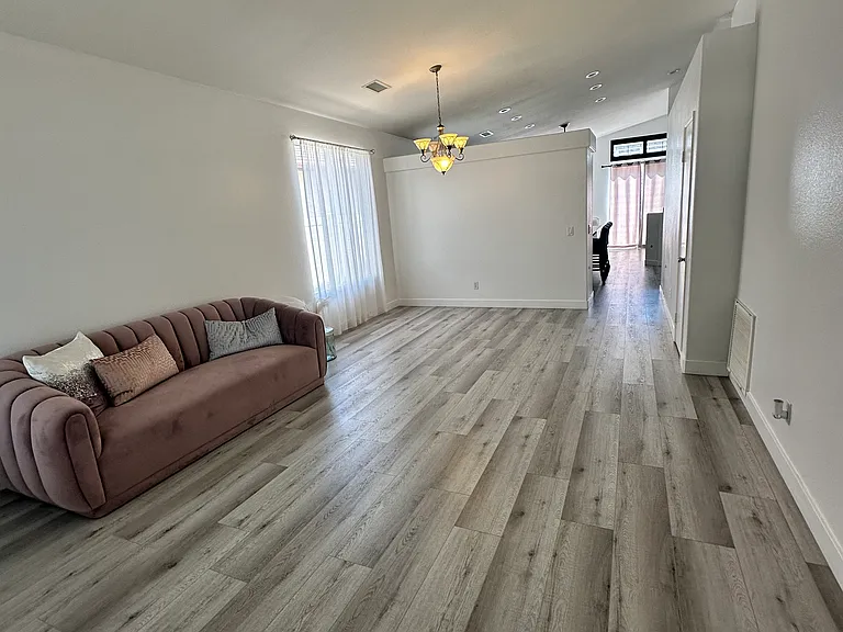 2280 Sun Valley Rd — Photo 5