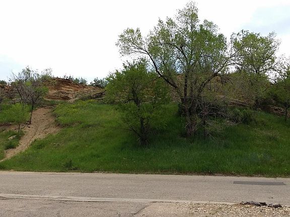 Butte on East Side of Apartment
