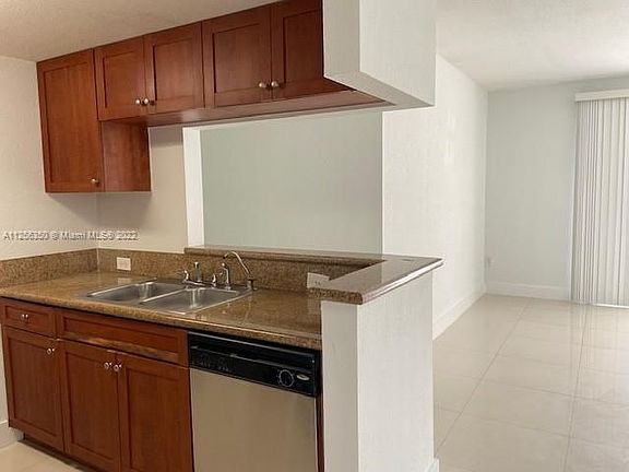 2nd image of 36 NW 6th Ave APT 507