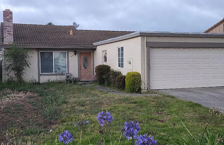 422 Fulton Way — Photo 1