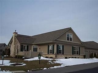 2nd image of 2890A Canterbury Cir
