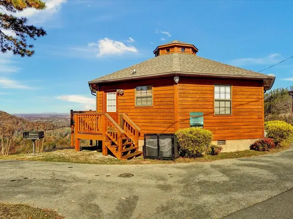 2316 Panther Way, Sevierville, TN 37876